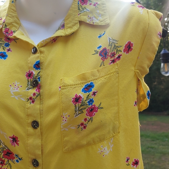 No Boundaries super soft button down top - Picture 2 of 7